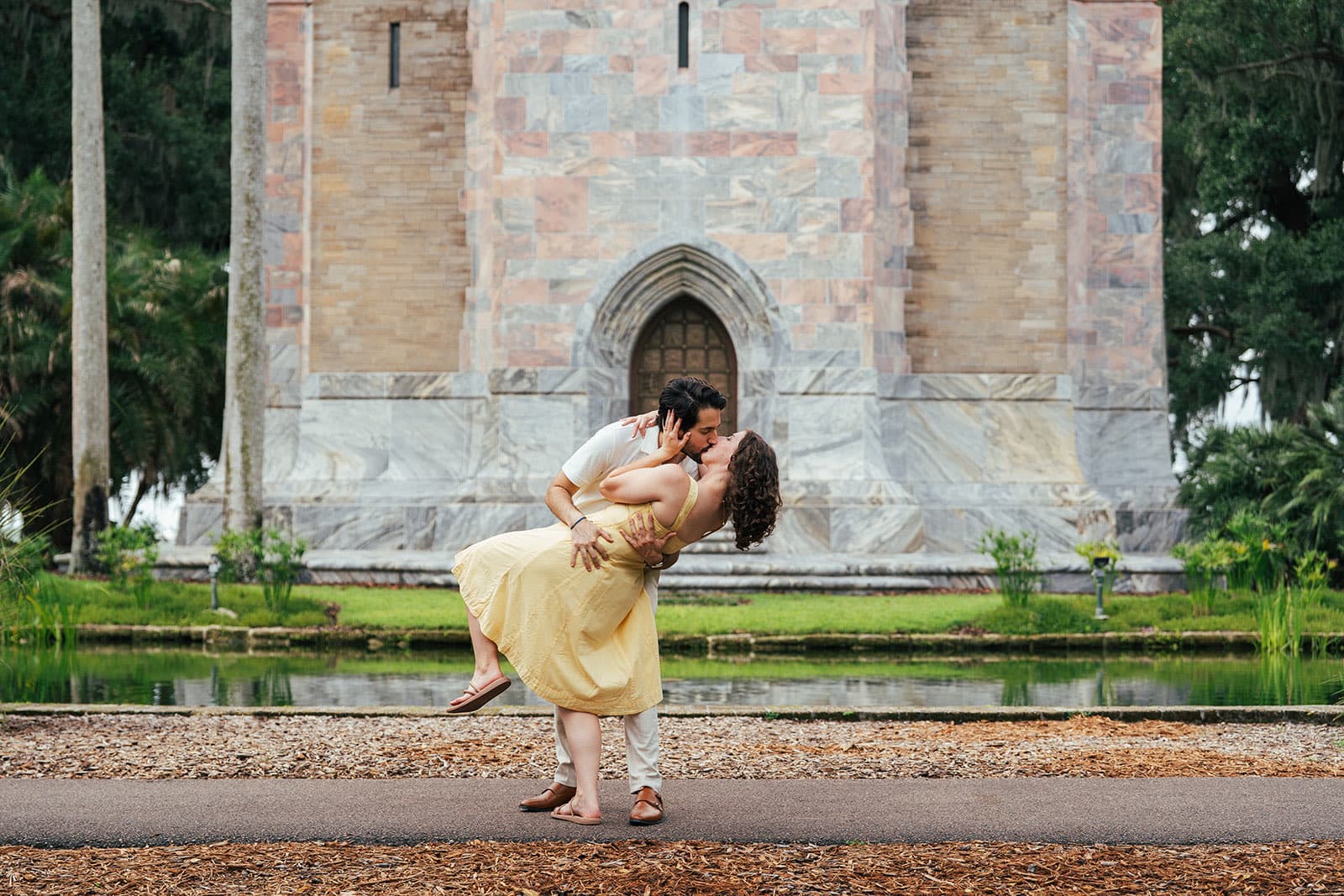 Dip kiss in front of Bok Tower
